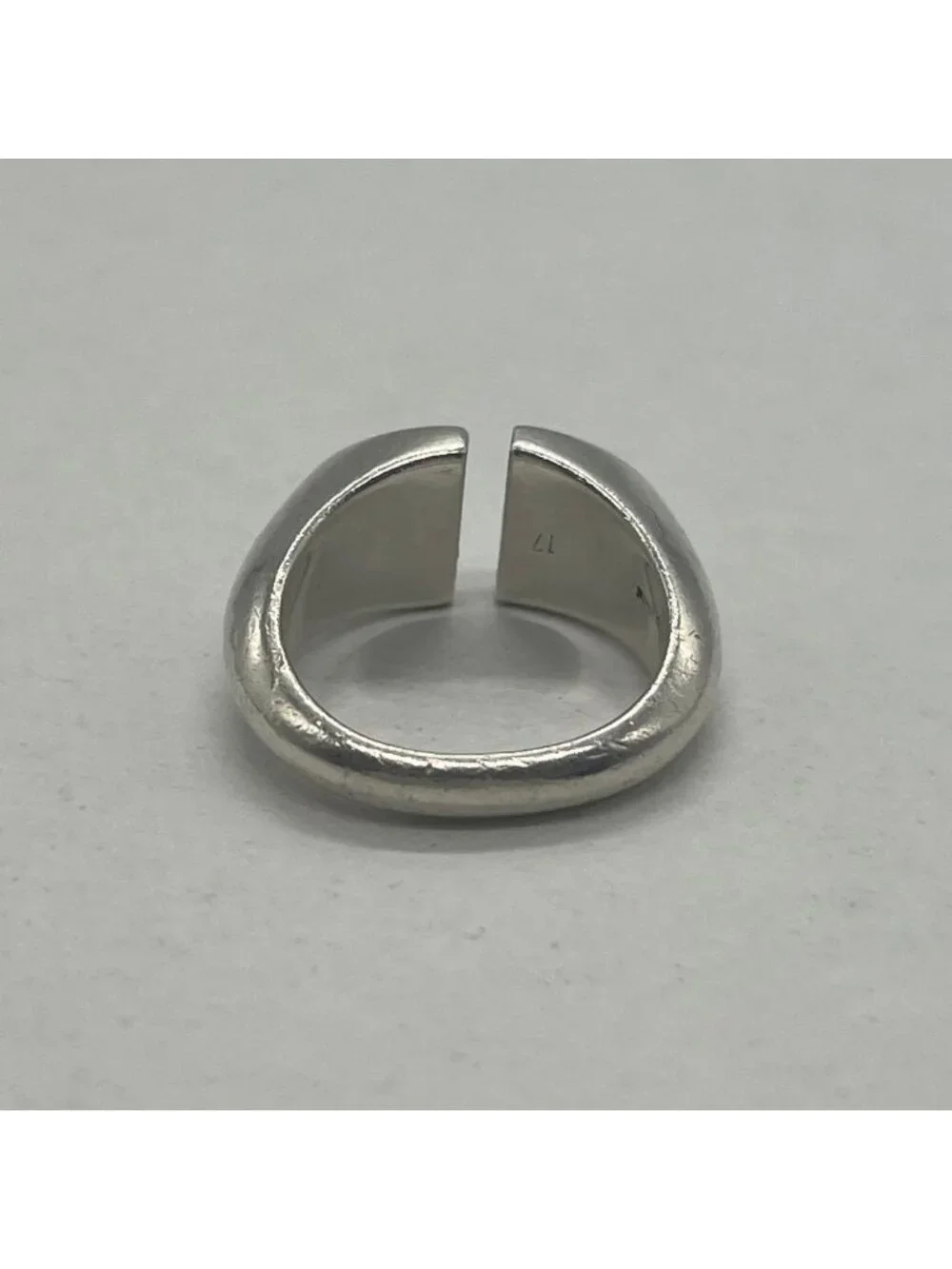 Gucci GG Motif Signet Ring